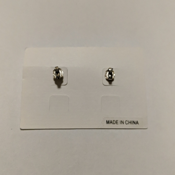 Lia Sophia earrings - Picture 2 of 3